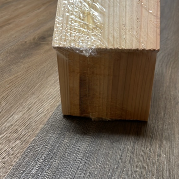 New Bee 🐝 Bug Hotel Classic House Shape  Triangle Hanger 6.5"x 6" - Picture 3 of 7